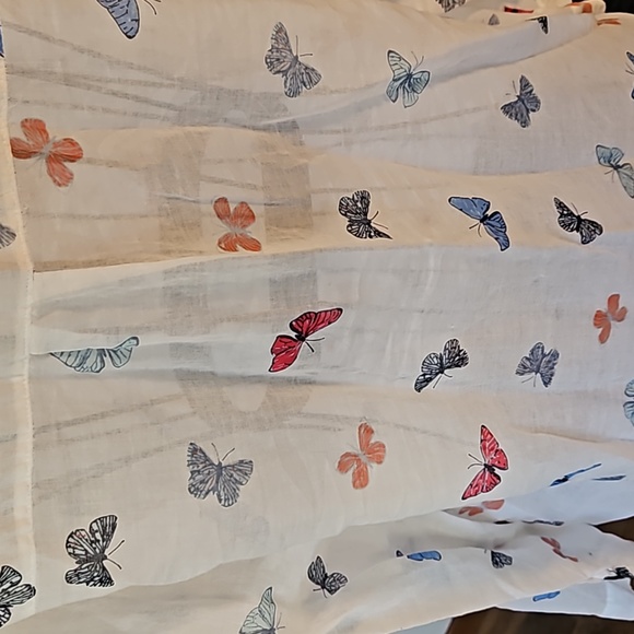 👚GAP SHEER BUTTON DOWN SHIRT 👚 - Picture 6 of 8